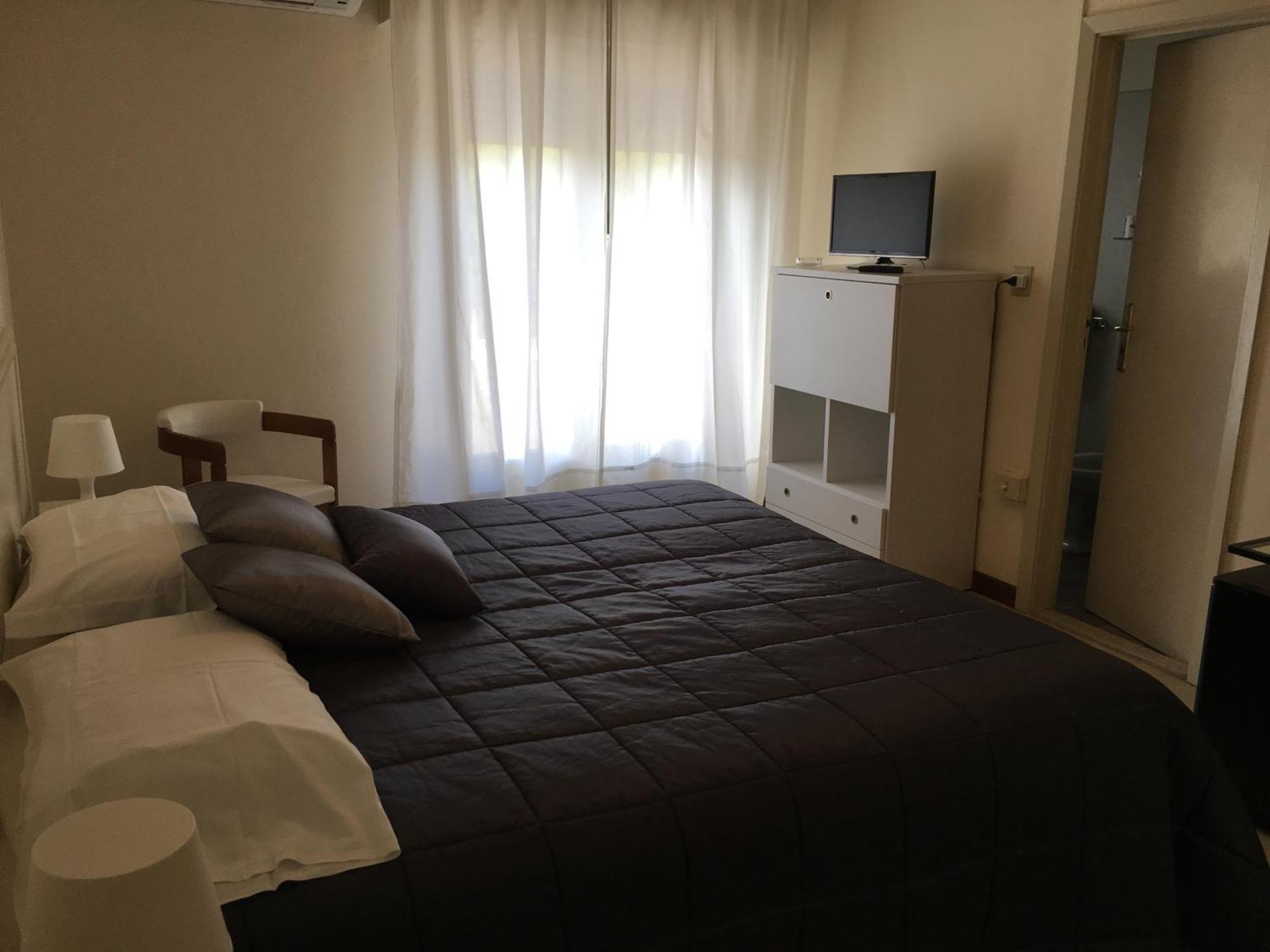 G&D Hotel Deanna Pool&Brunch Milano Marittima Pokoj fotografie